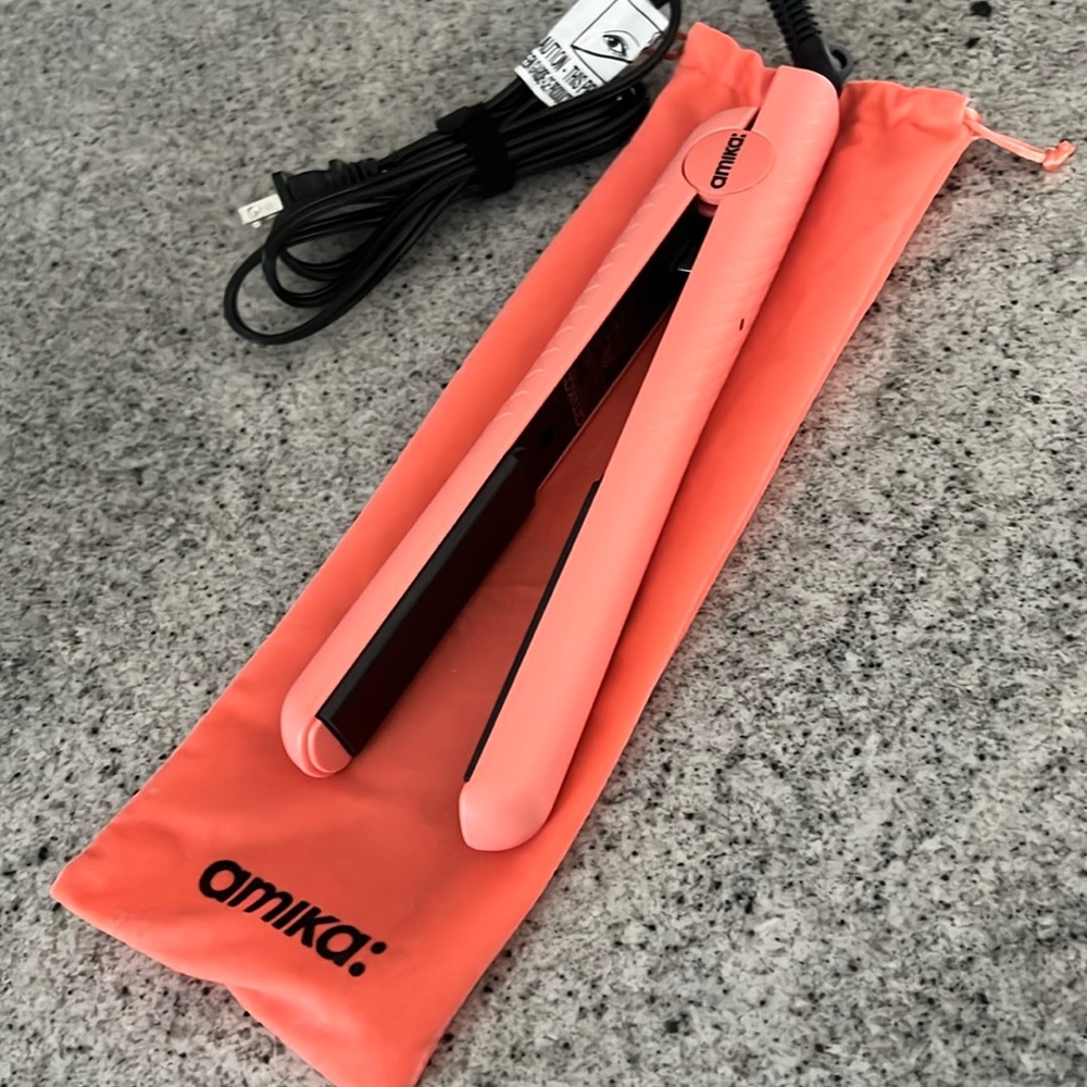 Amika: flat iron